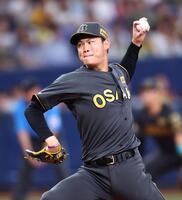 　８回、力投する及川（撮影・山口登）