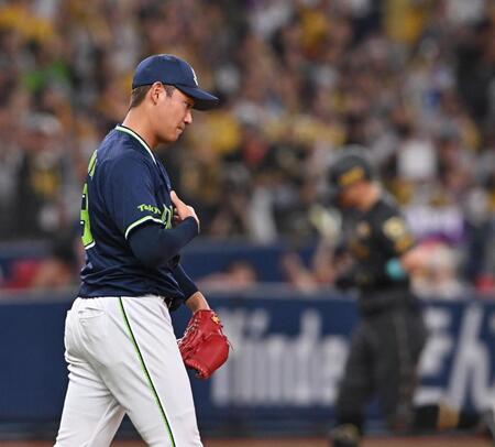 　３回、佐藤輝にソロを浴びた奥川（撮影・西田忠信）