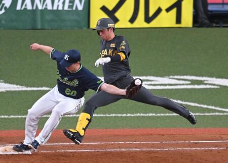 近本が今季初の途中交代　六回表の守備からベンチに退く