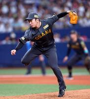 　９回、力投する石井（撮影・山口登）