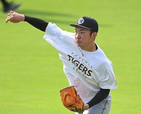 　キャッチボールする石井（撮影・飯室逸平）