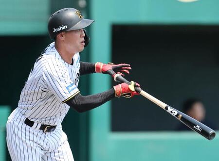 　１回、安打を放つ佐野（撮影・田中太一）