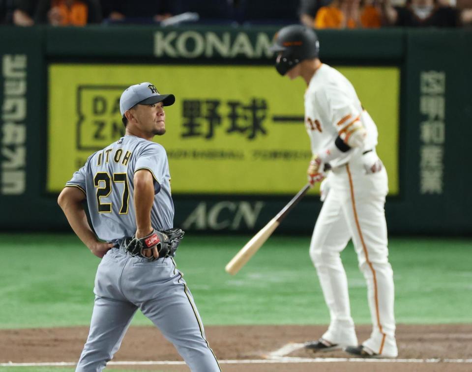 　６回、代打・坂本に左越え３ランを浴びる伊藤将（撮影・金田祐二）