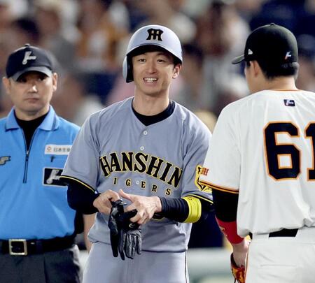 　１回、安打を放った近本（撮影・田中太一）