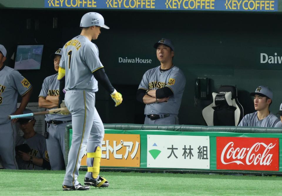 　逆転負けに厳しい表情の藤川監督（撮影・金田祐二）