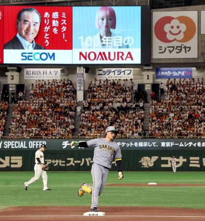 　１回、２ランを放った森下は本塁へ（撮影・田中太一）