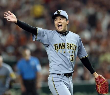 　２回、キャベッジを打ち取る才木（撮影・田中太一）