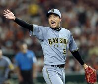 　２回、キャベッジを打ち取る才木（撮影・田中太一）