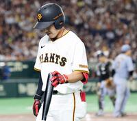 　９回、送りバントを失敗した代打・増田大