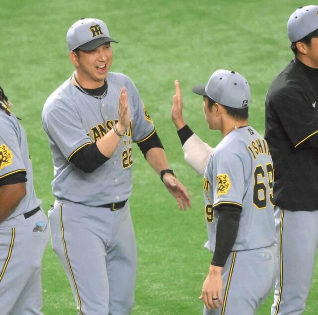 阪神・藤川監督 村上＆才木で巨人2連倒 マジック背番号と同じ「22