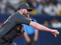 　先発し投げ込むビーズリー（撮影・田中太一）