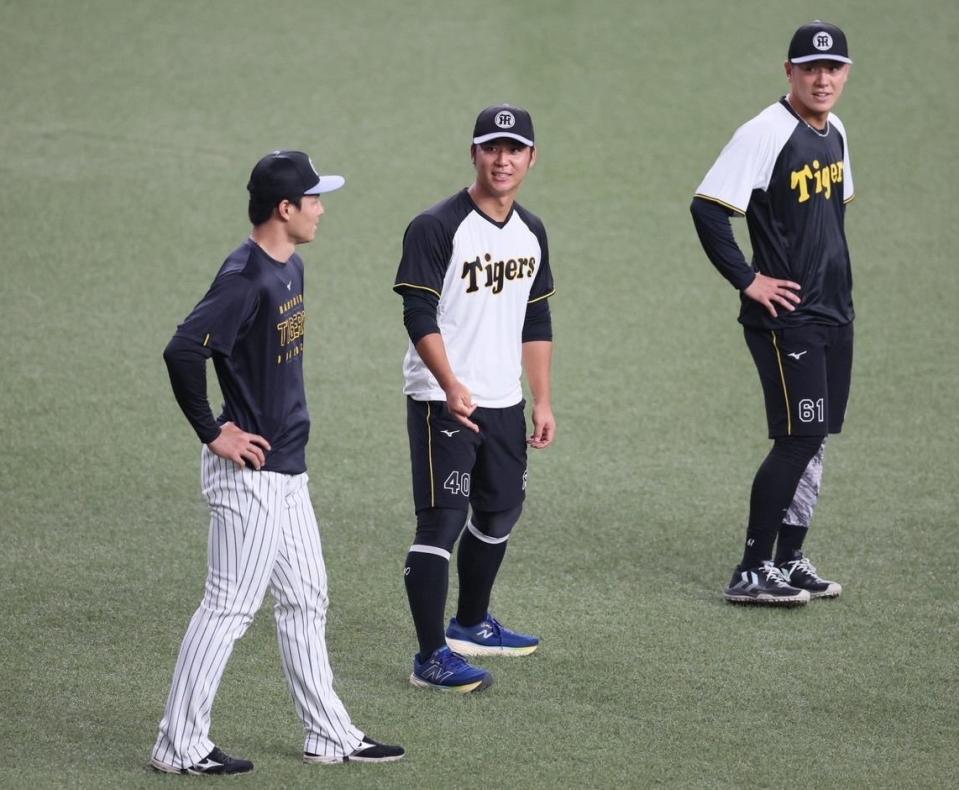 　１軍に合流して練習する井坪（撮影・立川洋一郎）