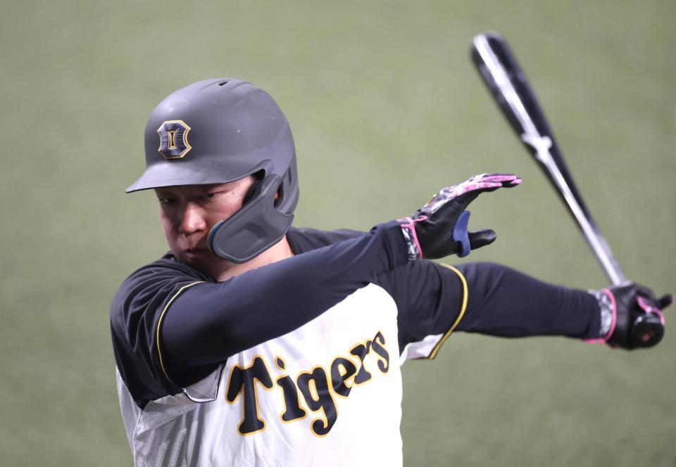 　打撃練習する大山（撮影・北村雅宏）