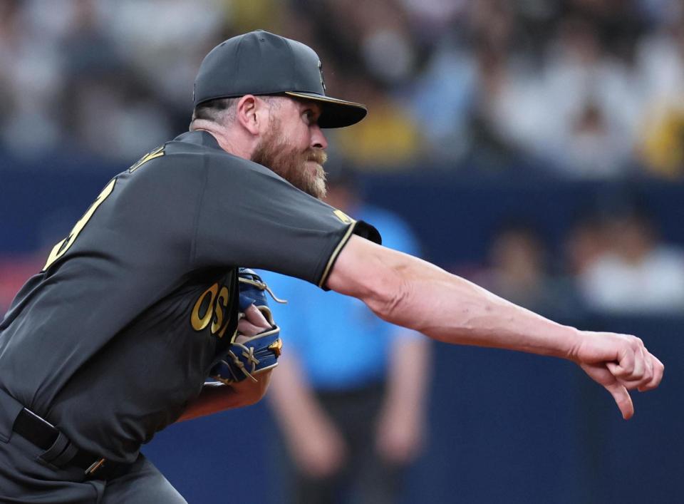 　先発し投げ込むビーズリー（撮影・田中太一）