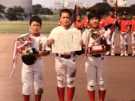 　小学生時代の井坪（家族提供）