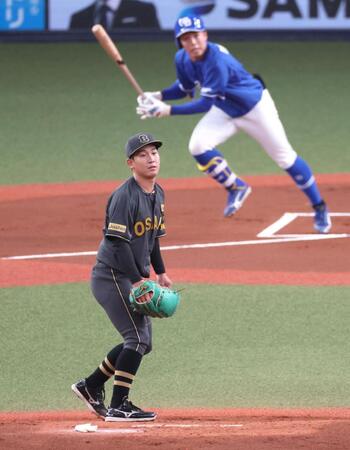 　１回、岡林に適時二塁打を打たれ先制を許す伊原（撮影・立川洋一郎）