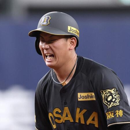 　４回、チャンスで中飛に倒れ、残念がる伊原（撮影・北村雅宏）