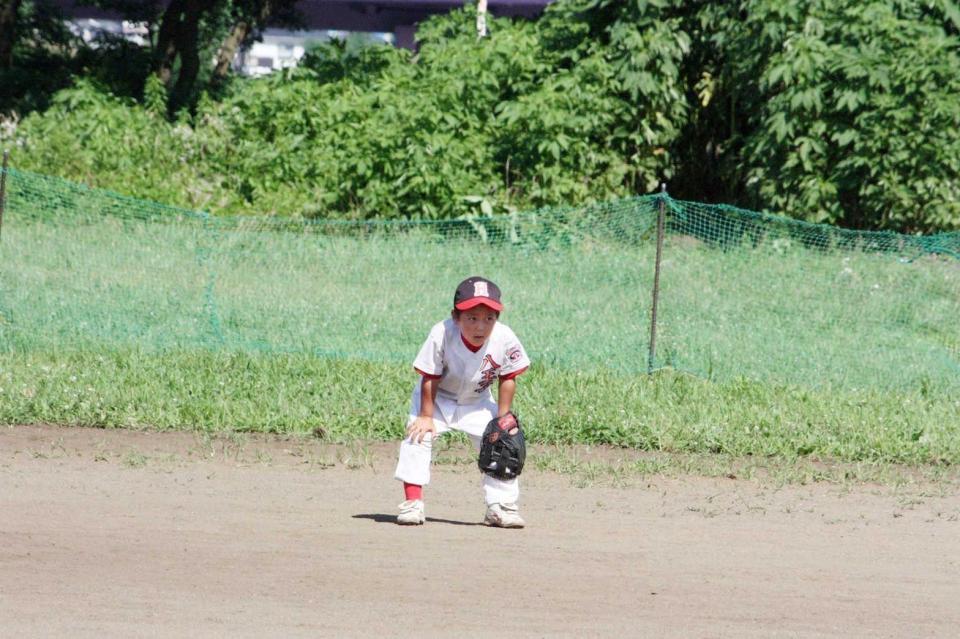　小学生時代の井坪（本人提供）
