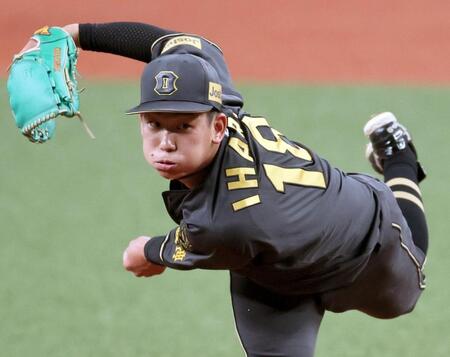 　先発し投げ込む伊原（撮影・田中太一）