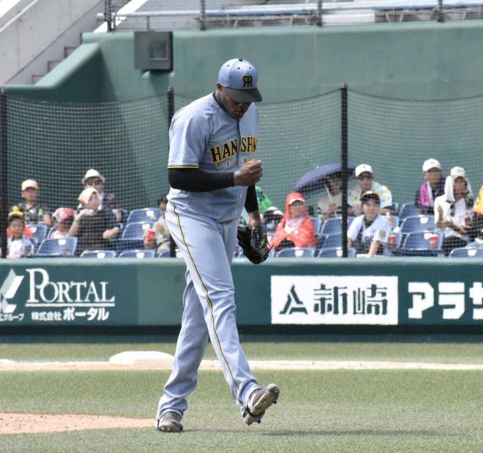 　力投したマルティネス