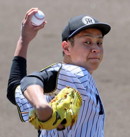 　シート打撃に登板して投げ込む大竹（撮影・立川洋一郎）