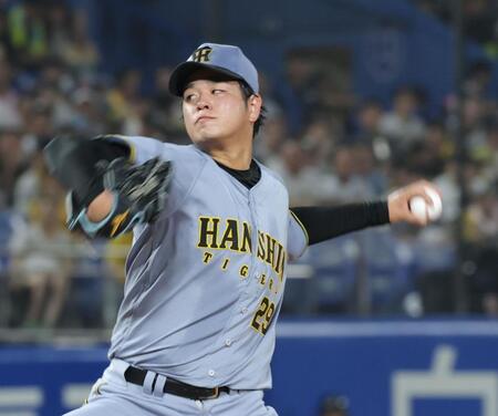 　ヤクルト打線を相手に力投する高橋（撮影・西岡正）