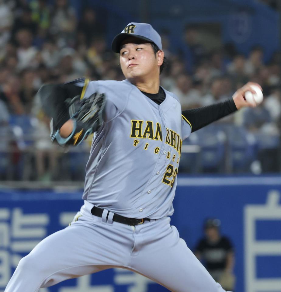 　ヤクルト打線を相手に力投する高橋（撮影・西岡正）