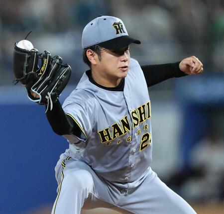 　３回、岩田の打球を好捕する高橋（撮影・田中太一）