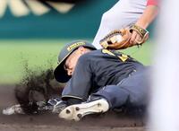 　４回、二盗を成功させる福島（撮影・立川洋一郎）