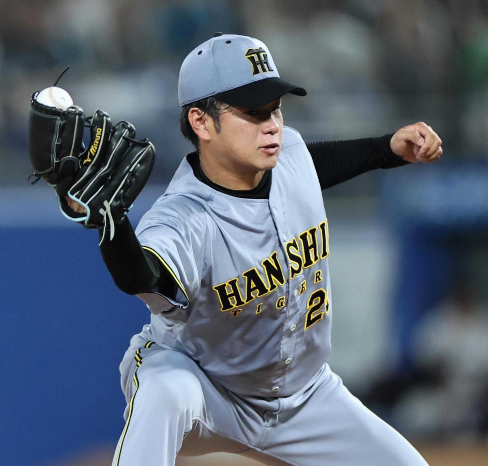 　３回、岩田の打球を好捕する高橋（撮影・田中太一）