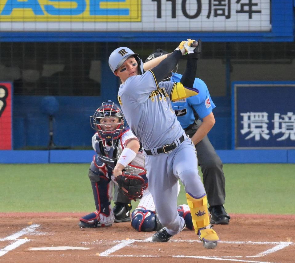 　１回、左越え２ランを放つ森下（撮影・伊藤笙子）