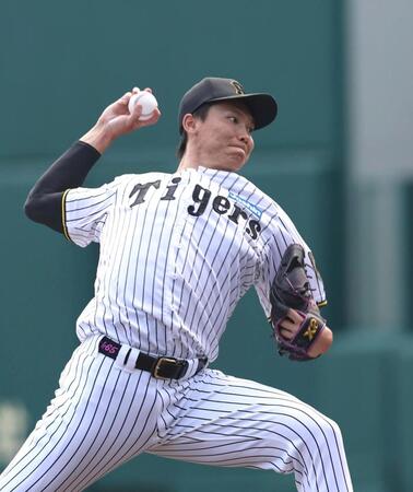 　７回から登板する湯浅（撮影・北村雅宏）