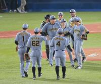 　８得点で大勝し、優勝マジックを１６に減らした阪神ナイン（撮影・伊藤笙子）