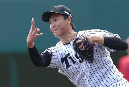 　７回、持丸の送りバントを三塁へ送球し、封殺する湯浅（撮影・北村雅宏）