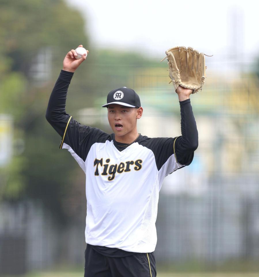 　キャッチボールを行う早川（撮影・北村雅宏）