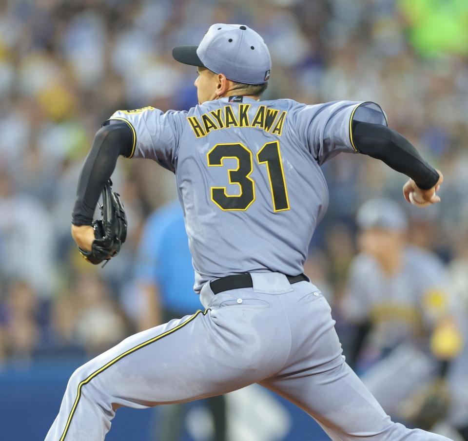 プロ初先発で力投する早川（撮影・西岡正）