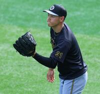 　調整する早川（撮影・金田祐二）