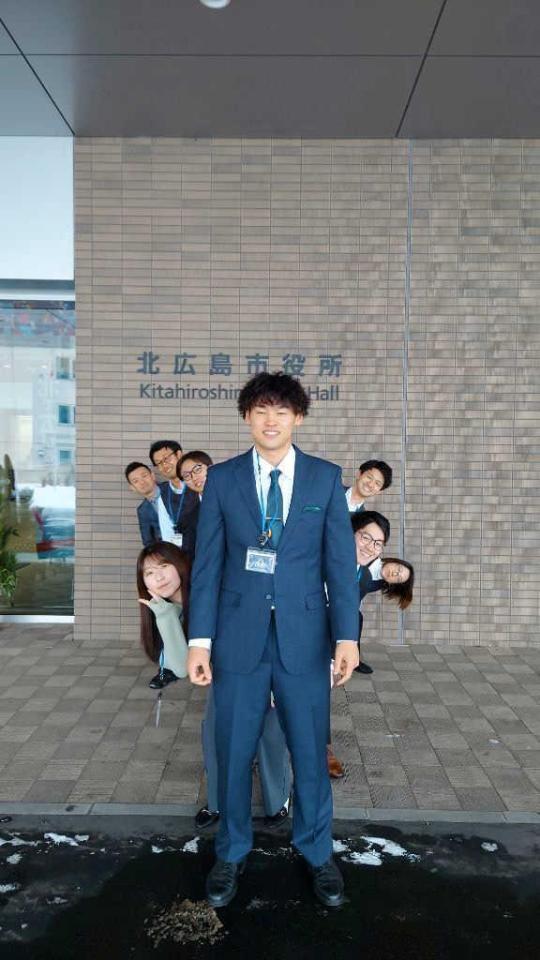 　早川（中央）と北広島時代の仲間たち