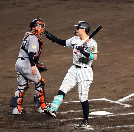 阪神　岡田顧問　まさかの逸話披露「お前何球ボール振ってんねん言われたよ」