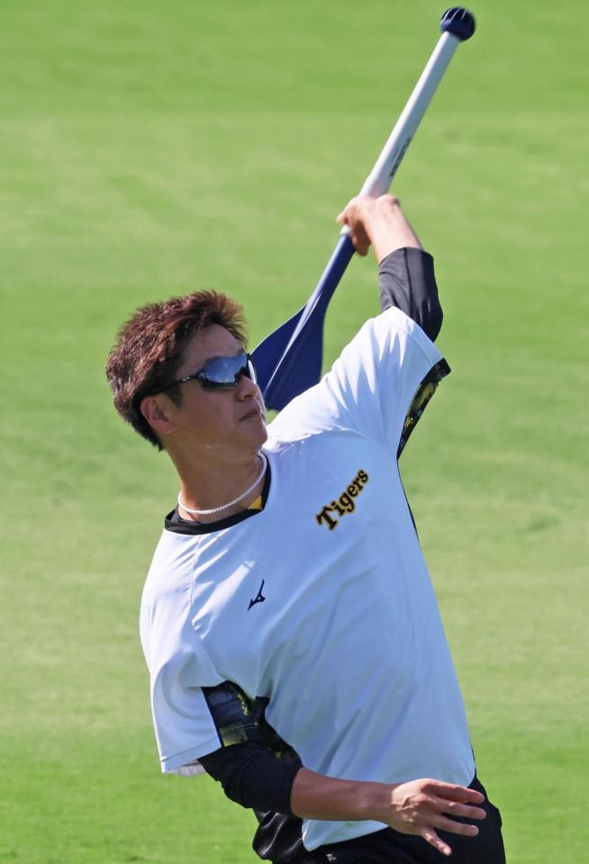 　登板に備えて汗を流す大竹（撮影・立川洋一郎）