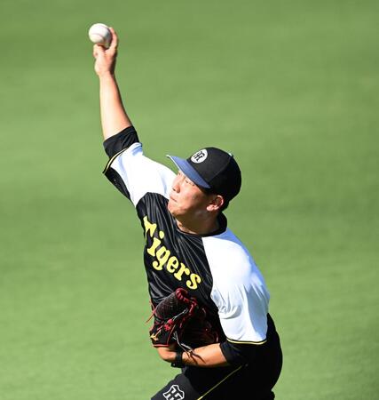 　１軍に合流し、キャッチボールで調整する畠（撮影・飯室逸平）