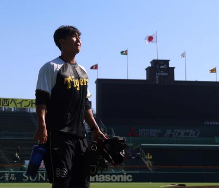 　巨人ベンチにあいさつへ向かう畠（撮影・北村雅宏）