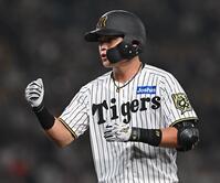 　７回、中前打を放った小野寺（撮影・西田忠信）