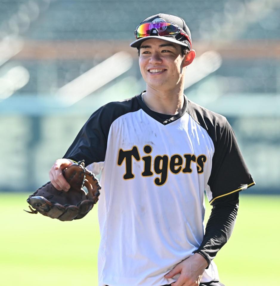 　笑顔を見せる中野（撮影・西田忠信）