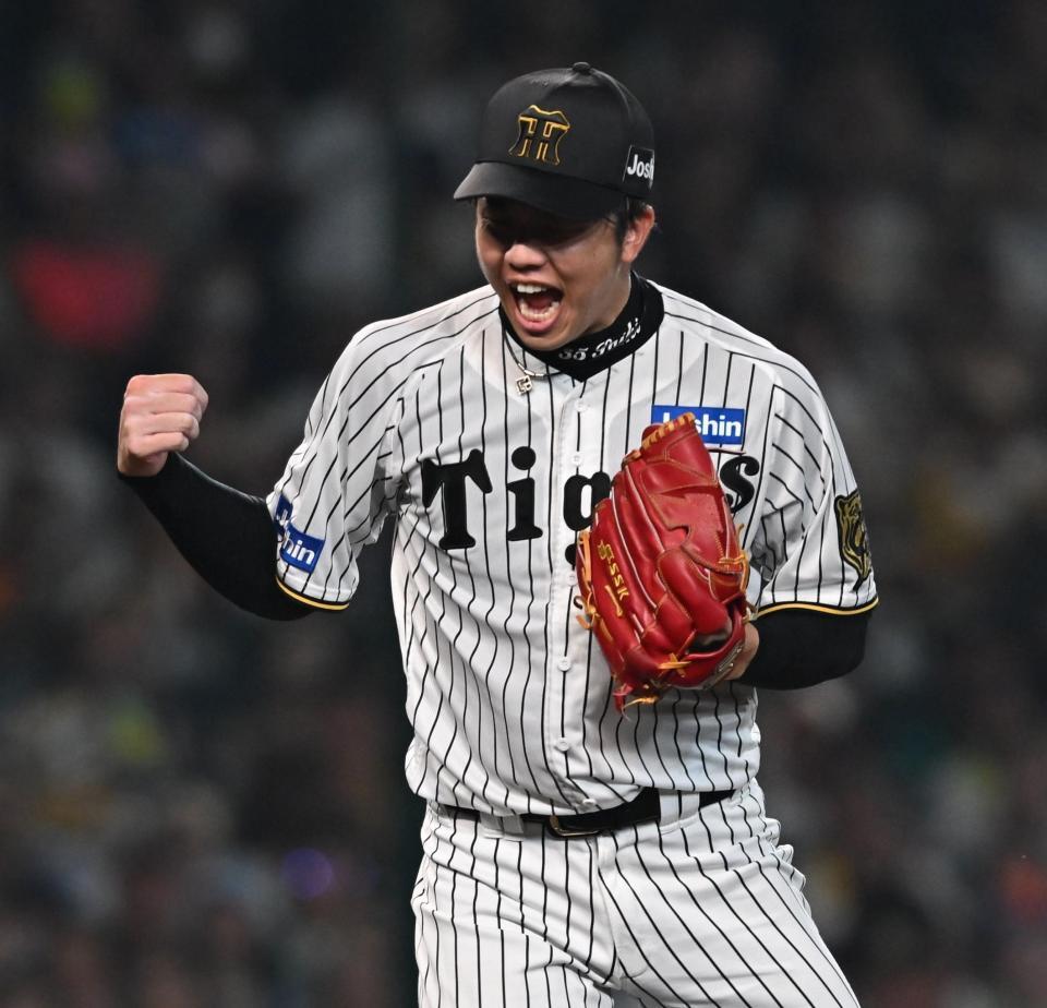 　４回、中山を三振に仕留めた才木（撮影・西田忠信）