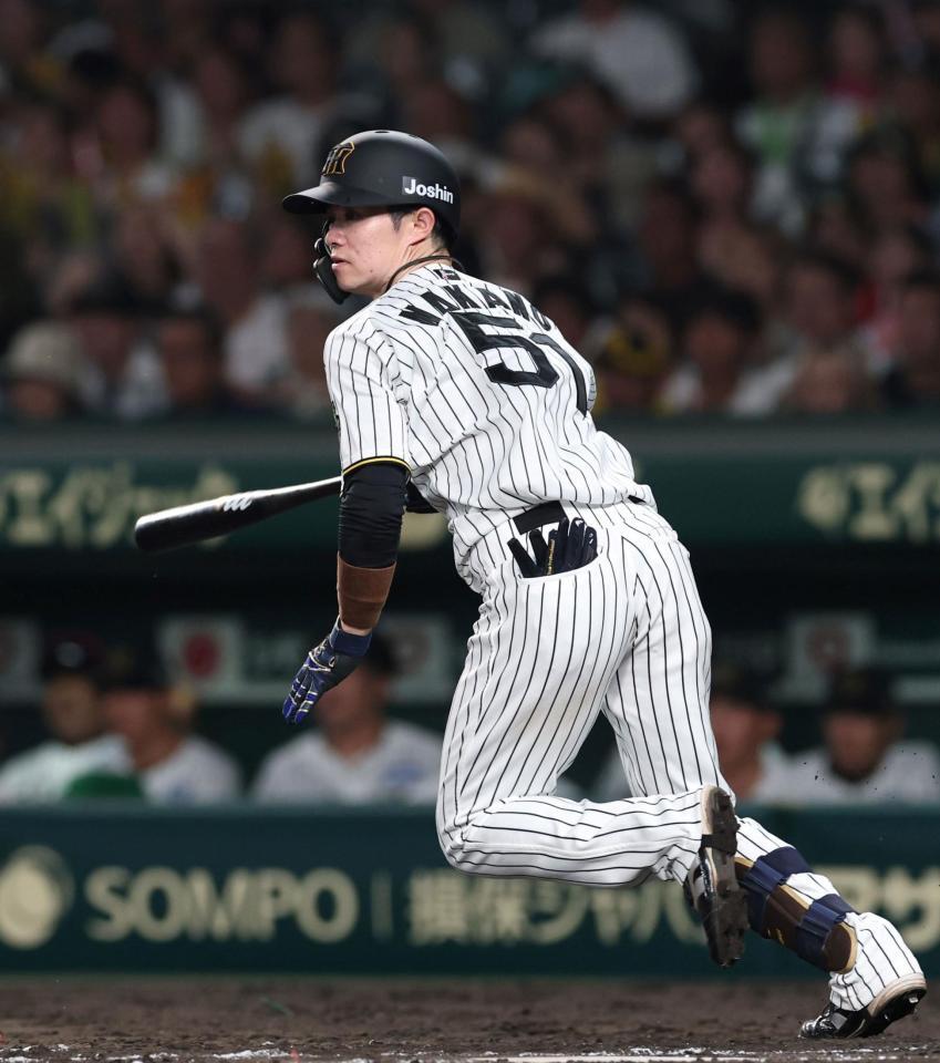 　３回、左前打を放つ中野（撮影・北村雅宏）