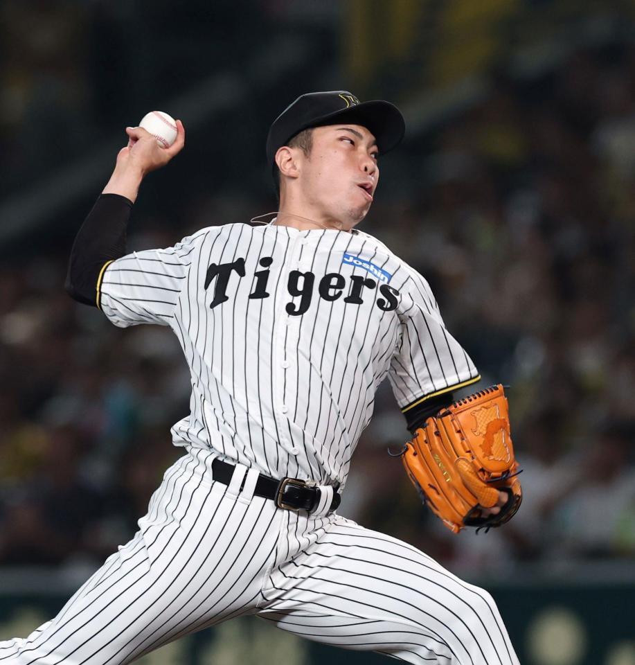 　８回から登板する石井（撮影・北村雅宏）