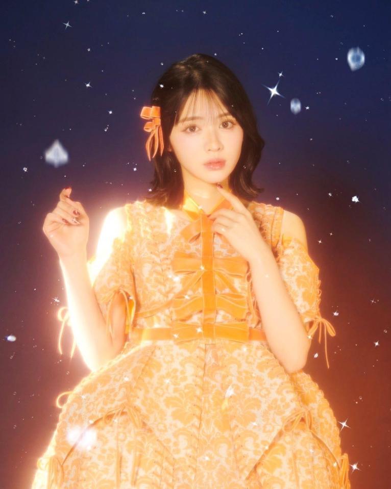 　ファーストピッチセレモニーを務めるＦＲＵＩＴＳ　ＺＩＰＰＥＲの鎮西寿々歌