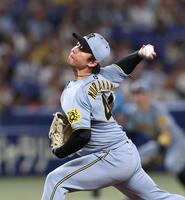 先発し力投する村上（撮影・北村雅宏）