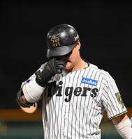 １０回、前川が併殺に倒れ試合終了（撮影・西田忠信）